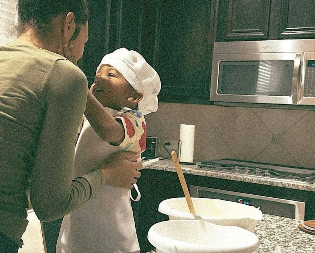 This Mother and Son Having a Super Sweet Moment During Their Baking Session Is Guaranteed to Melt Your Heart