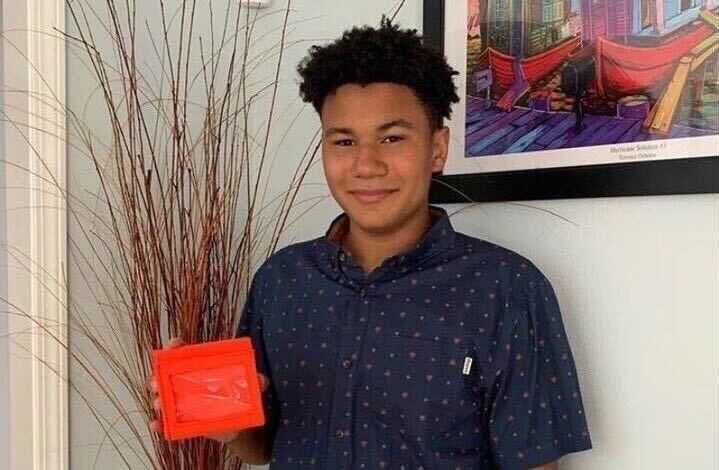 Meet The 19-year-old Student Who Invented The Safety Pouch To Make Traffic Stops Safer
