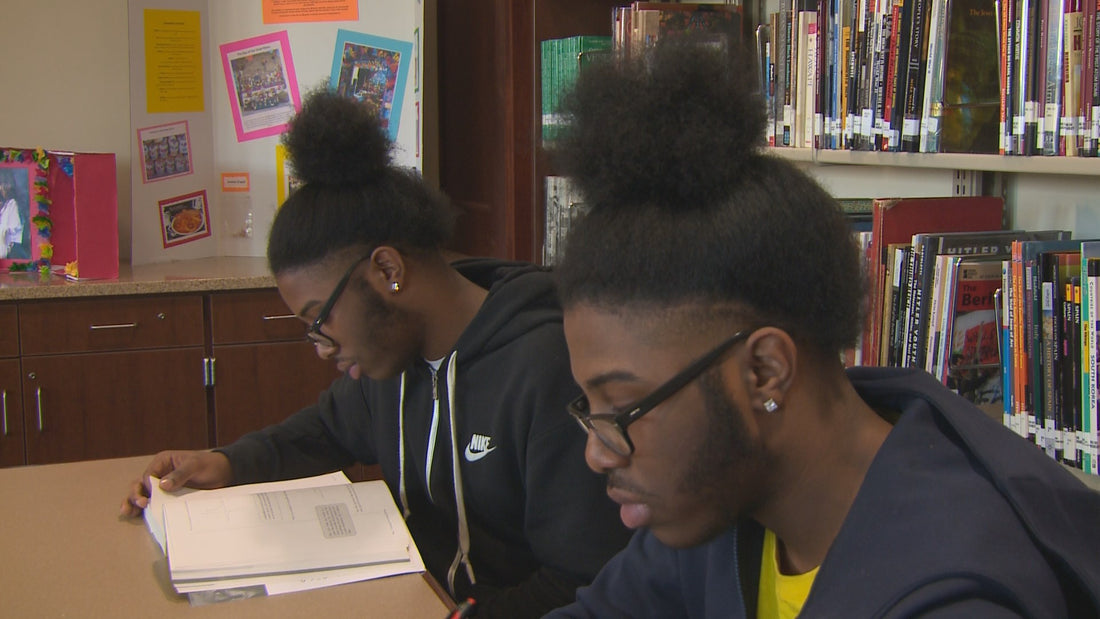 Identical Twins With 4.5 and 4.4 GPA Named HS Valedictorian and Salutatorian