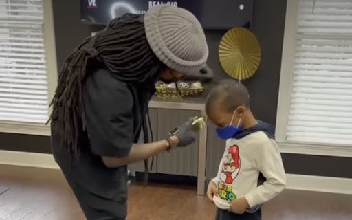 Mom Praises Barber For Patience & Ingenuity While Cutting Autistic 6-Year-Old’s Hair