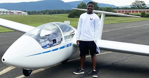 MD Teen Makes History As Youngest Private Glider Pilot In The Nation