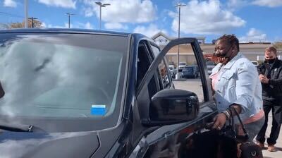 This Mom Took In Her Late Friend’s Toddlers And Was Surprised With A New Van