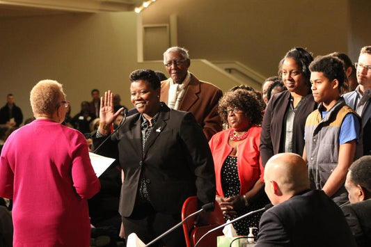 Cincinnati Councilwoman Pays Homage To Shirley Chisholm By Bringing Her Own Seat To The Table At Swearing-In Ceremony