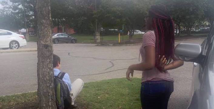 This Teenager's Random Act Of Kindness For A Little Boy Will Warm Your Heart