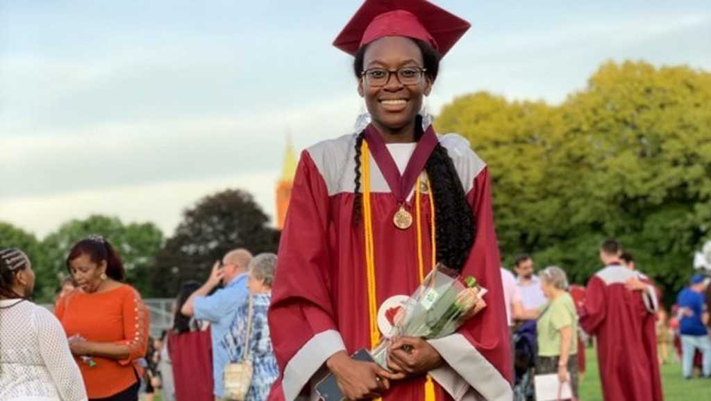 This High School Graduate Turns Down $40,000 Scholarship, Asks School To Award It To Another Student