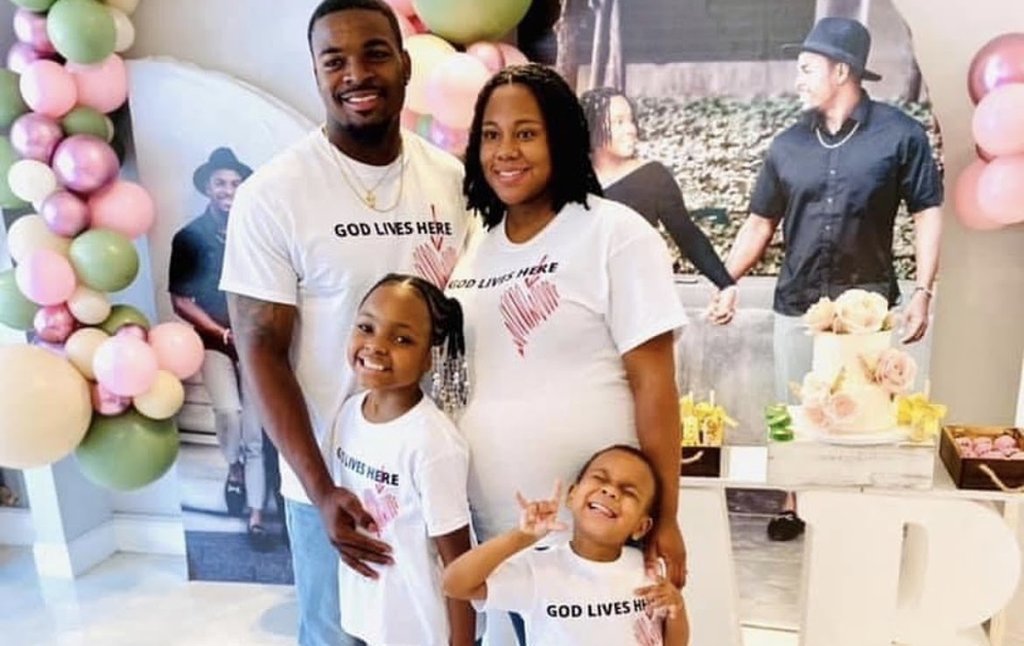 This 9-Year-Old Helps Mom Deliver Her Baby Sister At Home