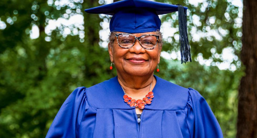 Great-Grandmother Receives College Degree At 78-Years-Old