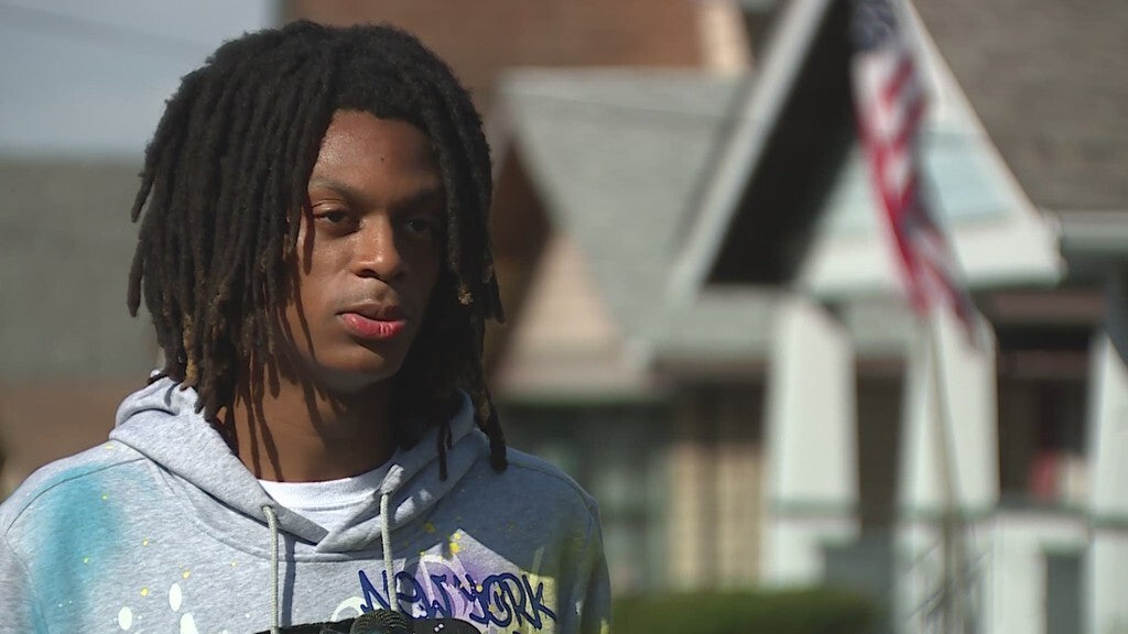 A Kentucky Teen Uses His Earnings To Pay An Elderly Man's Shopping Bill